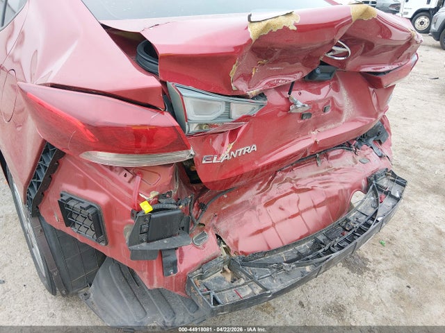 44918081 :رقم المزاد ، 5NPD84LF0JH400601 vin ، 2018 Hyundai Elantra Sel مزاد بيع