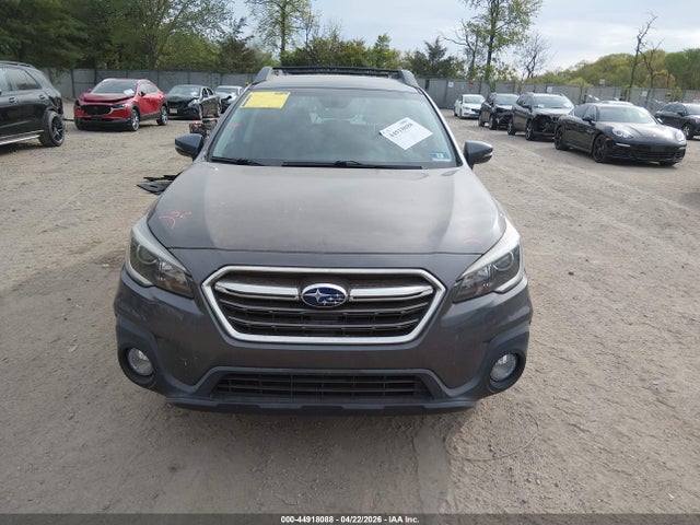 44918088 :رقم المزاد ، 4S4BSAFC3J3351460 vin ، 2018 Subaru Outback 2.5i Premium مزاد بيع