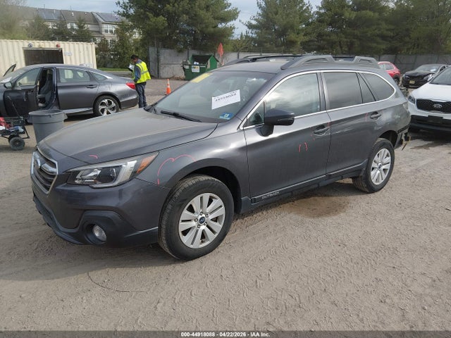 44918088 :رقم المزاد ، 4S4BSAFC3J3351460 vin ، 2018 Subaru Outback 2.5i Premium مزاد بيع