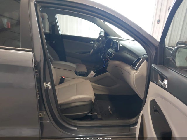 KM8J23A41MU288557 Hyundai TUCSON SE