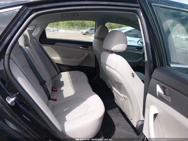 44918133 :رقم المزاد ، 5NPE24AF9JH703675 vin ، 2018 Hyundai Sonata Se مزاد بيع