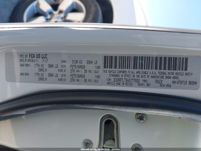 3C6RR7LT5HG777932 RAM 1500 Big Horn 4x4 5&#039;7 Box