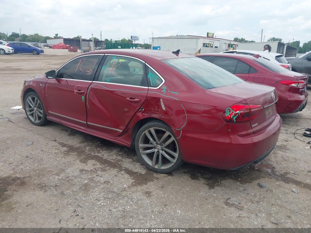 Продажа на аукционе авто 2017 Volkswagen Passat 1.8t R-line, vin: 1VWDT7A31HC052030, номер лота: 44918142