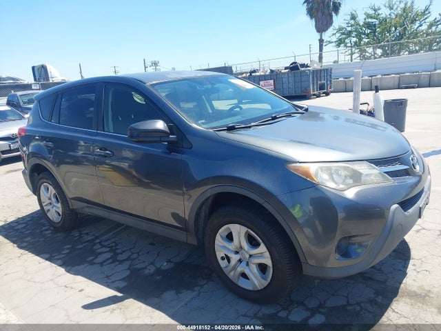 Toyota RAV4 LE 2015 JTMZFREVXFD078947 Image 13