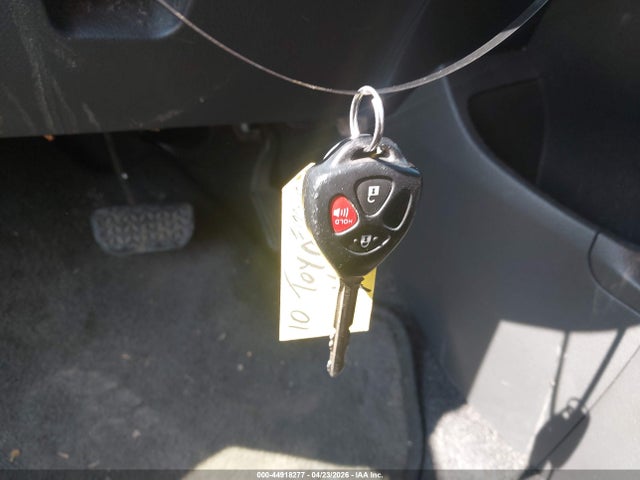 44918277 :رقم المزاد ، JTDBT4K36A4077352 vin ، 2010 Toyota Yaris مزاد بيع