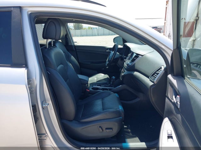 KM8J33A26HU518031 Hyundai Tucson Limited
