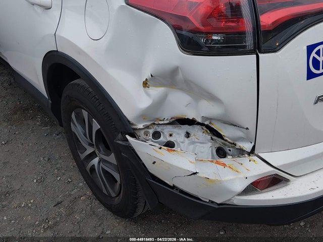44918493 :رقم المزاد ، JTMBFREV3JJ261022 vin ، 2018 Toyota Rav4 Le مزاد بيع