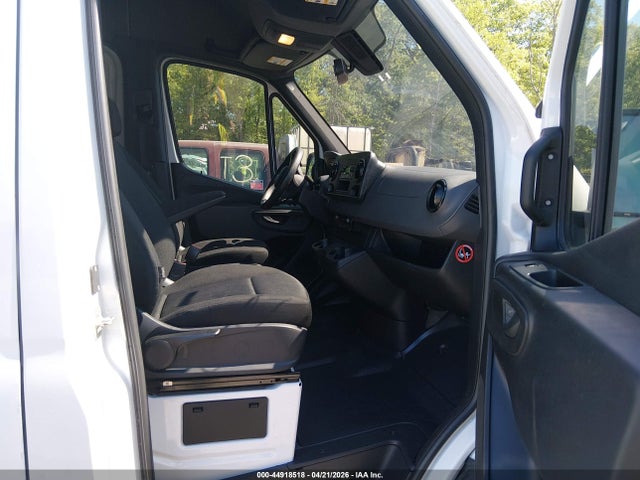 44918518 :رقم المزاد ، W1W40CHY3MT053751 vin ، 2021 Mercedes-benz Sprinter 2500 High Roof I4 مزاد بيع