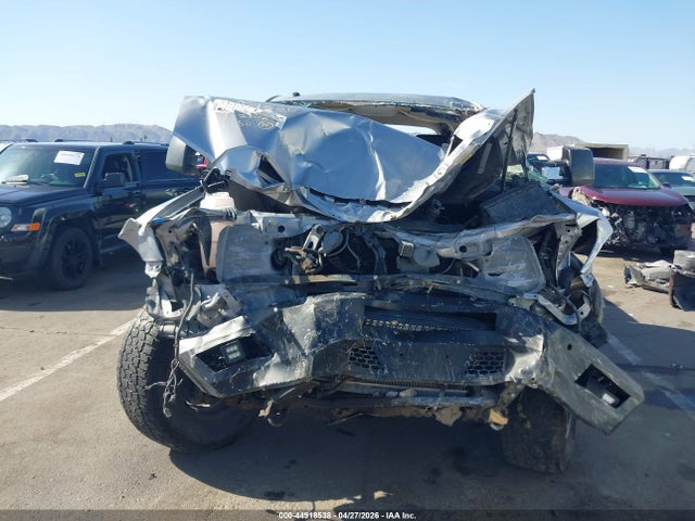 5TFEY5F15FX188171 Toyota Tundra Sr5 5.7l V8