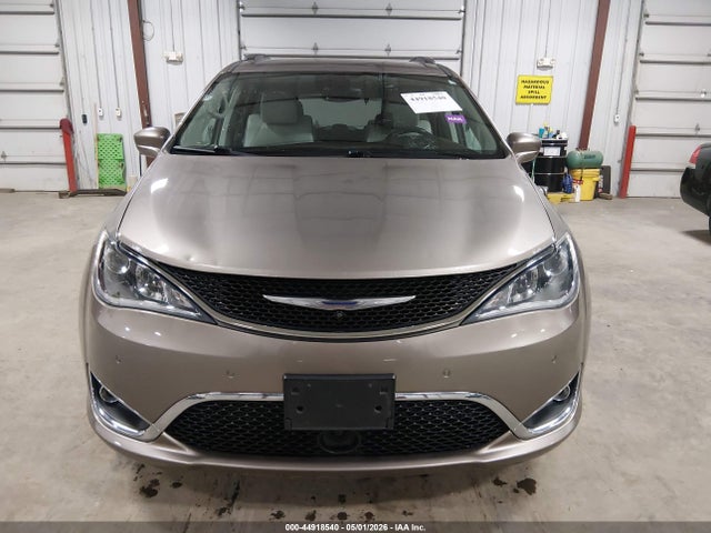 Продажа на аукционе авто 2017 Chrysler Pacifica Touring-l Plus, vin: 2C4RC1EG6HR591768, номер лота: 44918540
