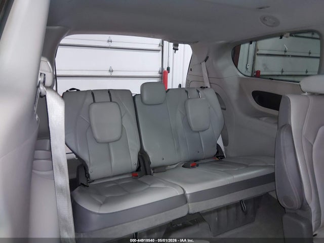 Продажа на аукционе авто 2017 Chrysler Pacifica Touring-l Plus, vin: 2C4RC1EG6HR591768, номер лота: 44918540