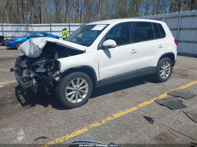 2014 Volkswagen Tiguan Se მანქანა იყიდება აუქციონზე, vin: WVGBV3AX8EW512113, აუქციონის ნომერი: 44918557