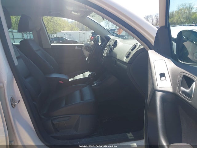 2014 Volkswagen Tiguan Se მანქანა იყიდება აუქციონზე, vin: WVGBV3AX8EW512113, აუქციონის ნომერი: 44918557