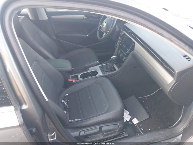 Aukcja sprzedaży 2022 Volkswagen Passat 2.0t Se, vin: 1VWSA7A36NC008923, numer aukcji: 44918560