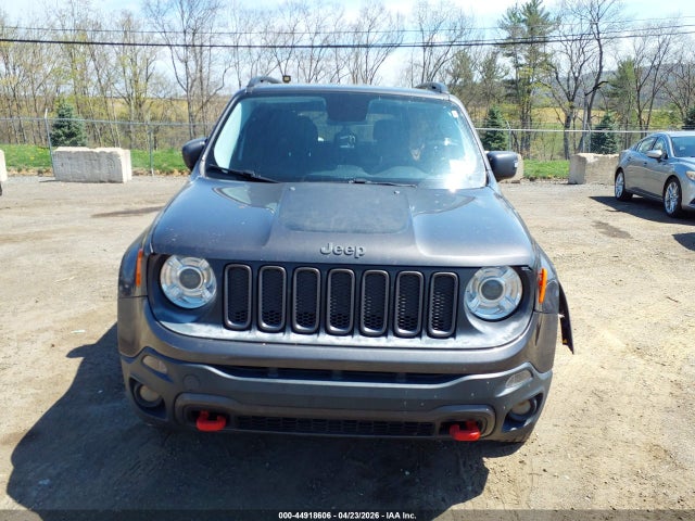 44918606 :رقم المزاد ، ZACCJBCB1HPG62937 vin ، 2017 Jeep Renegade Trailhawk 4x4 مزاد بيع