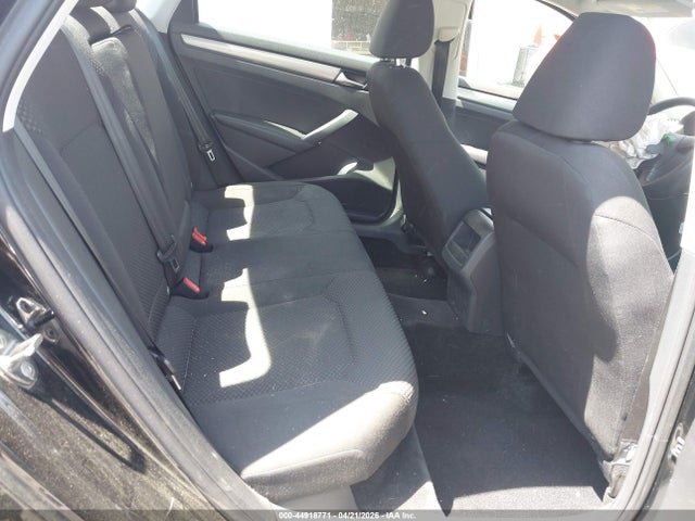 2015 Volkswagen Passat 1.8t S მანქანა იყიდება აუქციონზე, vin: 1VWAS7A38FC046387, აუქციონის ნომერი: 44918771