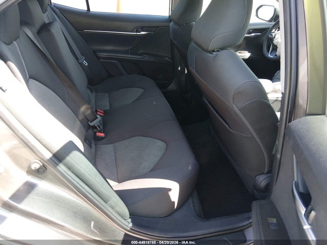 44918788 :رقم المزاد ، 4T1C11AK2MU460254 vin ، 2021 Toyota Camry Le مزاد بيع