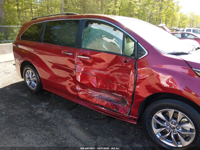 Продажа на аукционе авто 2021 Toyota Sienna Xle, vin: 5TDJRKEC4MS020683, номер лота: 44918831
