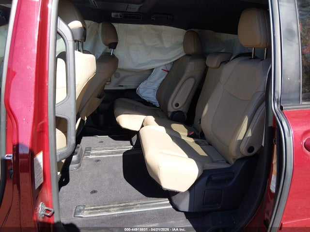 Продажа на аукционе авто 2021 Toyota Sienna Xle, vin: 5TDJRKEC4MS020683, номер лота: 44918831