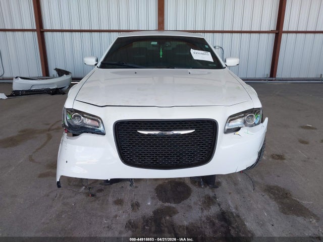 44918853 :رقم المزاد ، 2C3CCAGG4GH136364 vin ، 2016 Chrysler 300 300s مزاد بيع