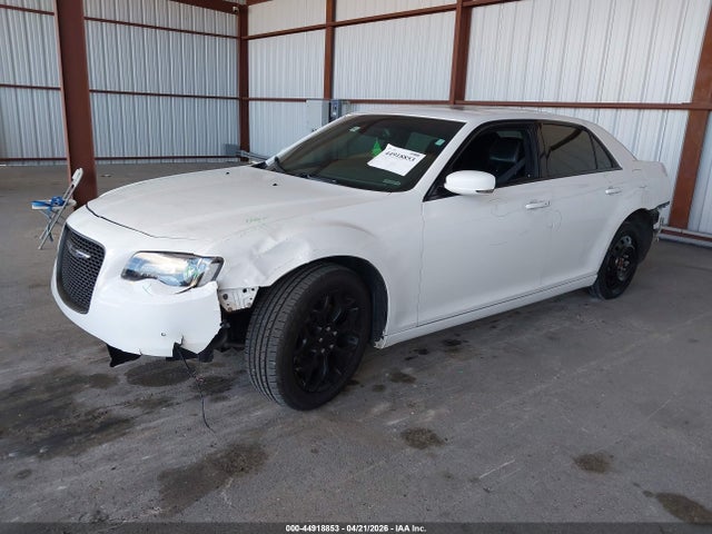 44918853 :رقم المزاد ، 2C3CCAGG4GH136364 vin ، 2016 Chrysler 300 300s مزاد بيع