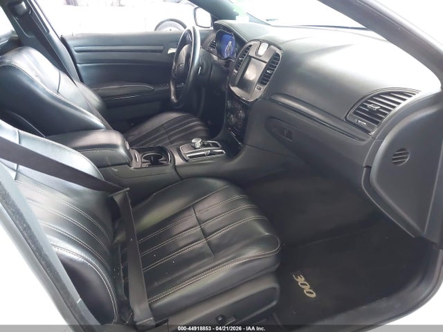 44918853 :رقم المزاد ، 2C3CCAGG4GH136364 vin ، 2016 Chrysler 300 300s مزاد بيع