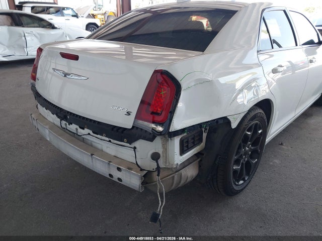 44918853 :رقم المزاد ، 2C3CCAGG4GH136364 vin ، 2016 Chrysler 300 300s مزاد بيع