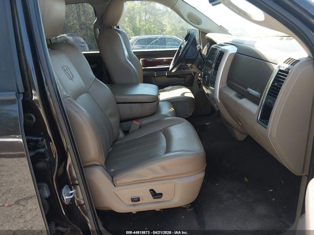 44918873 :رقم المزاد ، 1D7RV1GTXBS573354 vin ، 2011 Ram Ram 1500 Laramie مزاد بيع