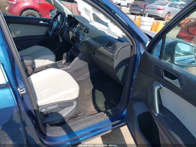 Продаж на аукціоні авто 2018 Volkswagen Tiguan 2.0t Se/2.0t Sel, vin: 3VV3B7AX8JM055162, номер лоту: 44918886