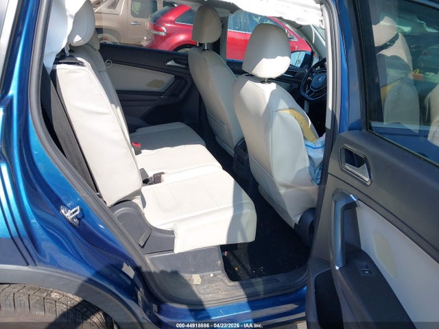Продаж на аукціоні авто 2018 Volkswagen Tiguan 2.0t Se/2.0t Sel, vin: 3VV3B7AX8JM055162, номер лоту: 44918886