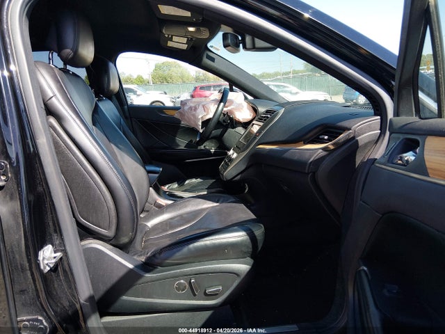 5LMCJ2D98GUJ31381 Lincoln MKC SELECT