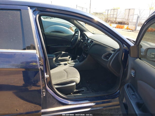 2013 Chrysler 200 Lx მანქანა იყიდება აუქციონზე, vin: 1C3CCBAG9DN726979, აუქციონის ნომერი: 44919000