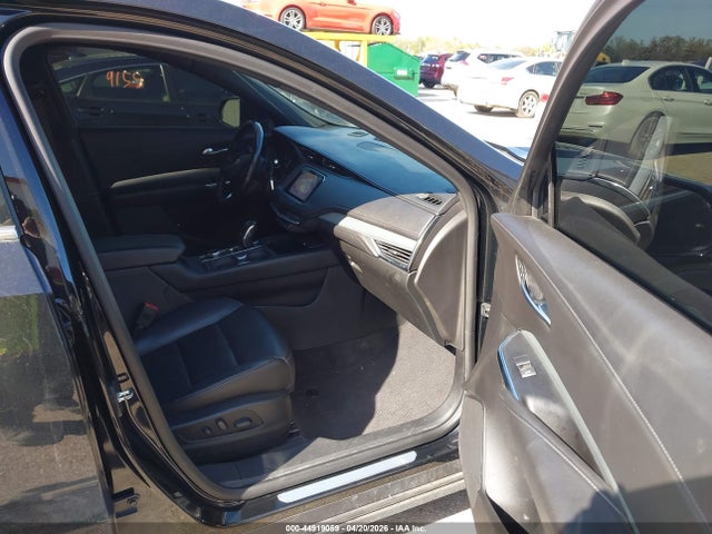 44919059 :رقم المزاد ، 1GYFZDR45KF164996 vin ، 2019 Cadillac Xt4 Premium Luxury مزاد بيع