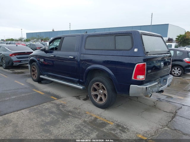 44919070 :رقم المزاد ، 1C6RR7NM3HS517981 vin ، 2017 Ram 1500 Laramie  4x4 5'7 Box مزاد بيع