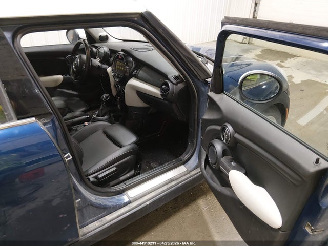 WMWXU1C5XG2A93348 Mini Hardtop Cooper