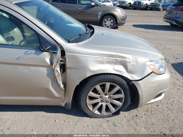 2013 Chrysler 200 Limited მანქანა იყიდება აუქციონზე, vin: 1C3CCBCG4DN571464, აუქციონის ნომერი: 44919256