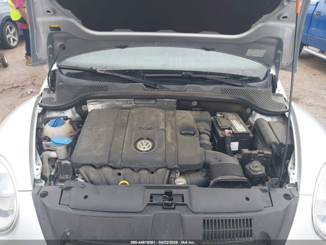 2014 Volkswagen Beetle 2.5l მანქანა იყიდება აუქციონზე, vin: 3VWJX7AT0EM629535, აუქციონის ნომერი: 44919261