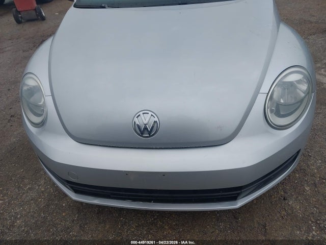 2014 Volkswagen Beetle 2.5l მანქანა იყიდება აუქციონზე, vin: 3VWJX7AT0EM629535, აუქციონის ნომერი: 44919261
