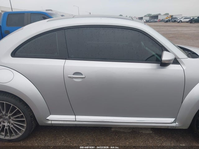 2014 Volkswagen Beetle 2.5l მანქანა იყიდება აუქციონზე, vin: 3VWJX7AT0EM629535, აუქციონის ნომერი: 44919261