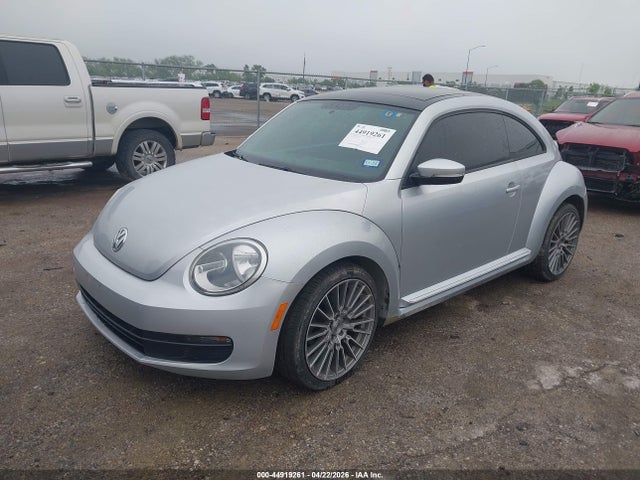 2014 Volkswagen Beetle 2.5l მანქანა იყიდება აუქციონზე, vin: 3VWJX7AT0EM629535, აუქციონის ნომერი: 44919261