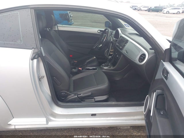 2014 Volkswagen Beetle 2.5l მანქანა იყიდება აუქციონზე, vin: 3VWJX7AT0EM629535, აუქციონის ნომერი: 44919261