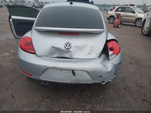 2014 Volkswagen Beetle 2.5l მანქანა იყიდება აუქციონზე, vin: 3VWJX7AT0EM629535, აუქციონის ნომერი: 44919261