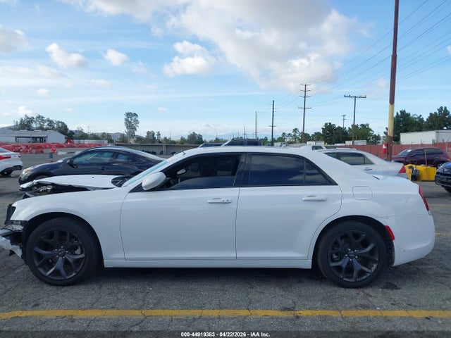 Chrysler 300 300s 2023 2C3CCABG8PH561030 Image 20