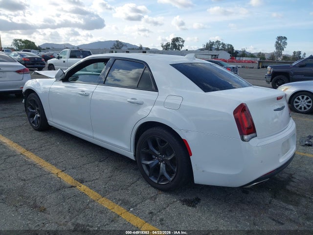 Chrysler 300 300s 2023 2C3CCABG8PH561030 Image 3