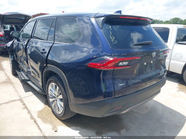 Toyota Grand Highlander Platinum 2025 5TDAAAB57SS079165 Image 3