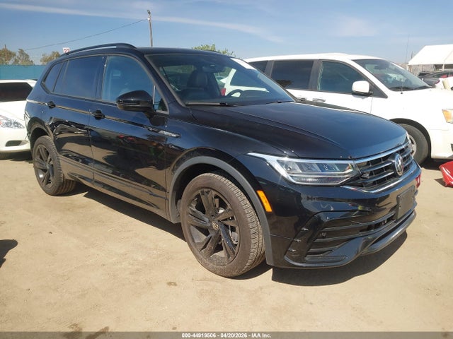 Volkswagen Tiguan 2.0t Se R-line Black 2024 3VVCB7AX3RM194109 главное изображение