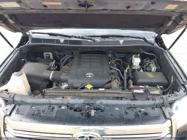 5TFDW5F17HX583909 Toyota Tundra Sr5 5.7l V8