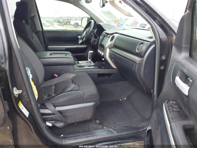 5TFDW5F17HX583909 Toyota Tundra Sr5 5.7l V8