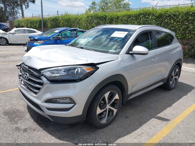 KM8J3CA27HU527613 Hyundai Tucson Sport