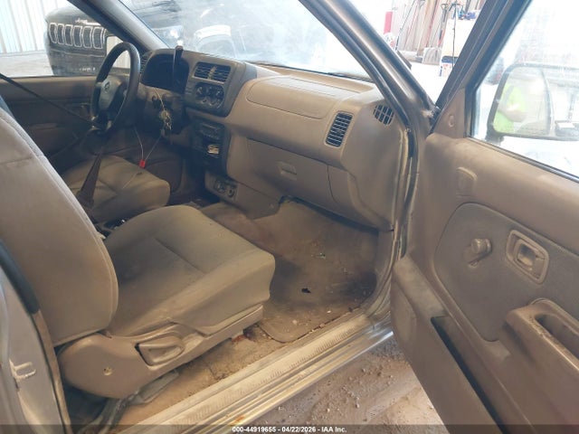 44919655 :رقم المزاد ، 1N6DD26S41C347936 vin ، 2001 Nissan Frontier Xe مزاد بيع